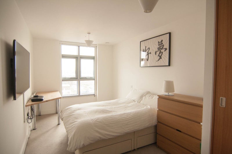 Room Barking Road in Greater London