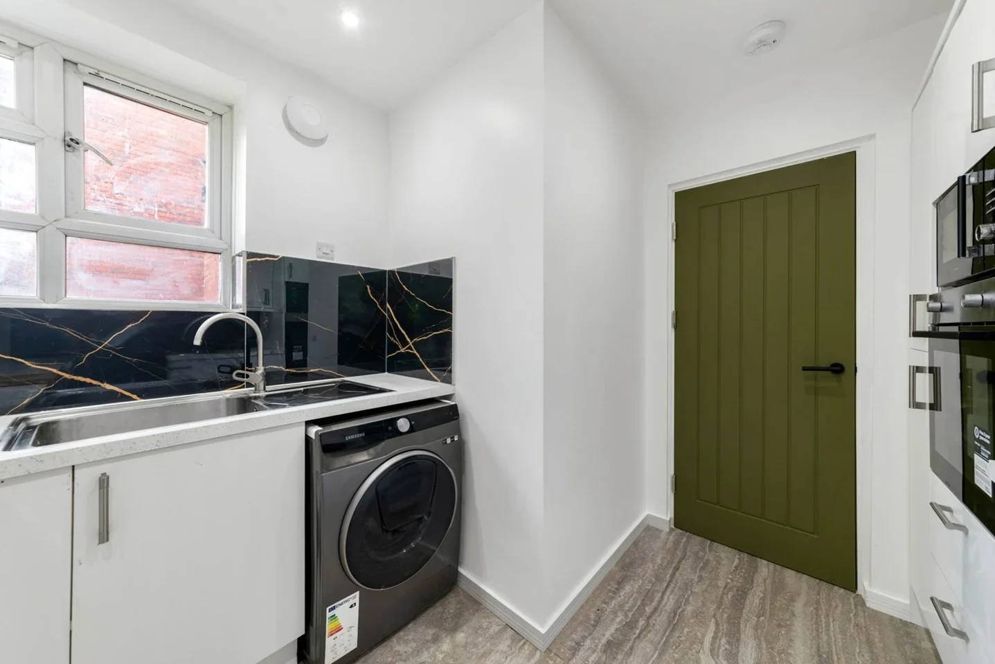 Flat Homefield Place in Greater London