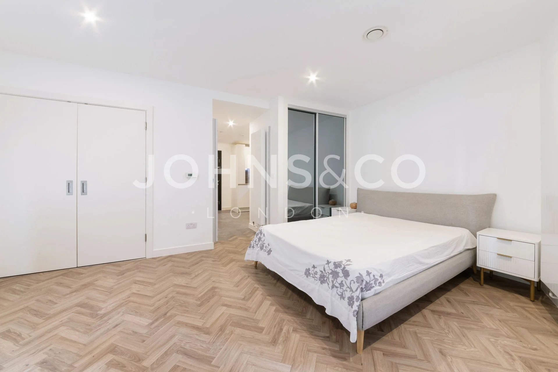 Flat Gillender Street in Greater London