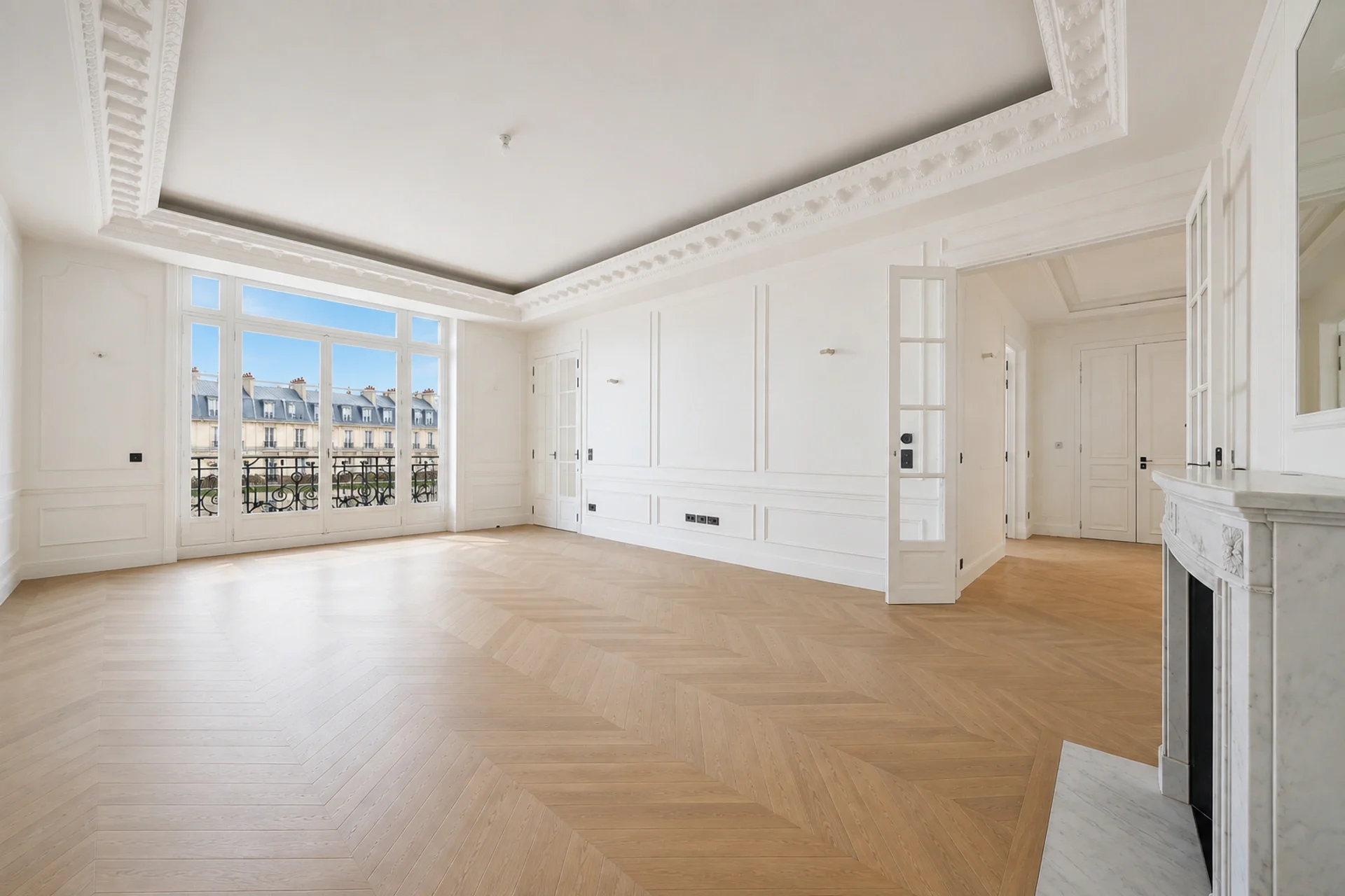 Flat Avenue Marceau in Paris