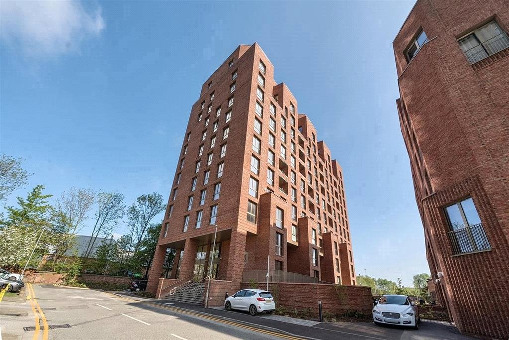 Flat Talbot Road in Trafford