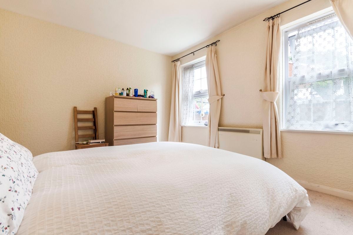 Flat Milton gardens in Wokingham