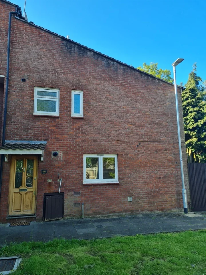 House Myrtleside Close in Greater London