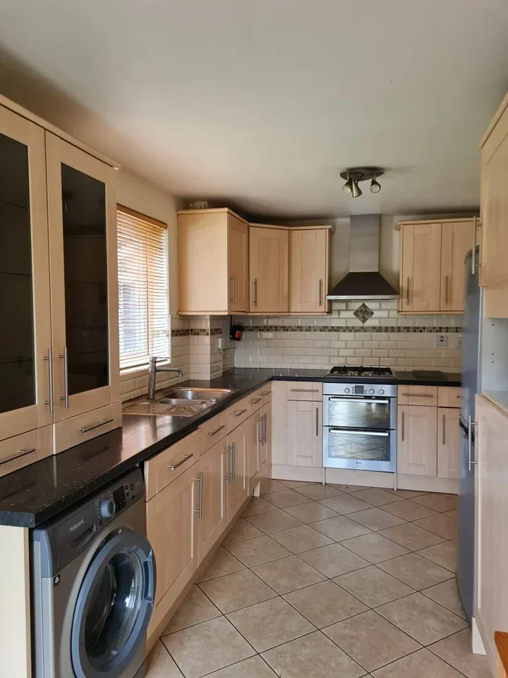House Myrtleside Close in Greater London