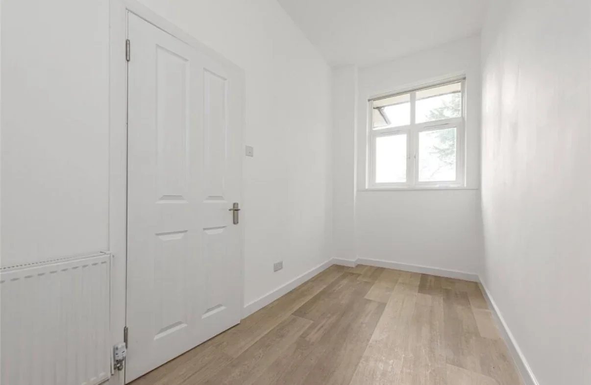Flat Aldrington Road in Greater London