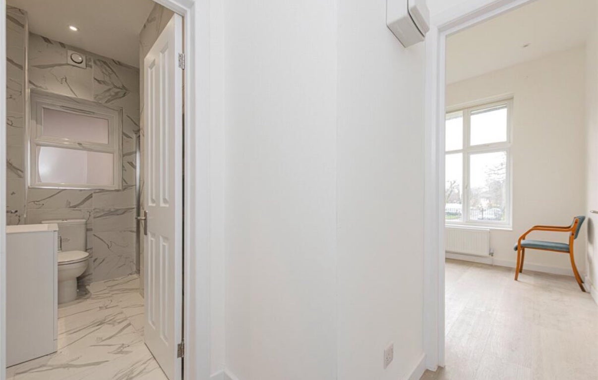 Flat Aldrington Road in Greater London