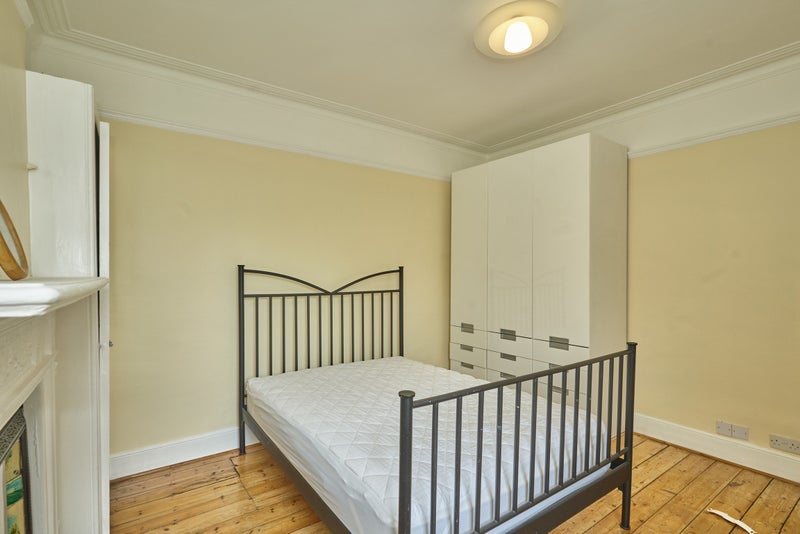 Room Wavertree Road in Greater London