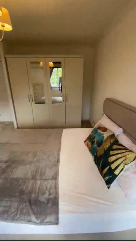 Room Mutrix Road in Greater London