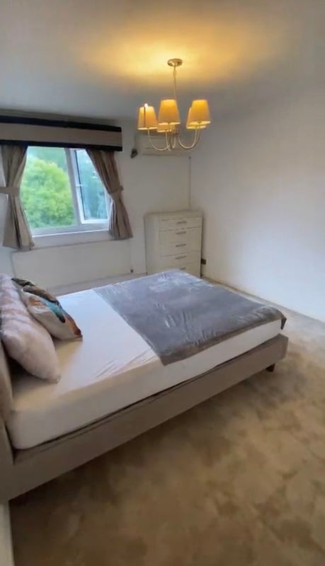 Room Mutrix Road in Greater London