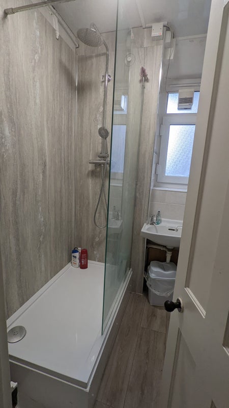 Room Law Street in Greater London