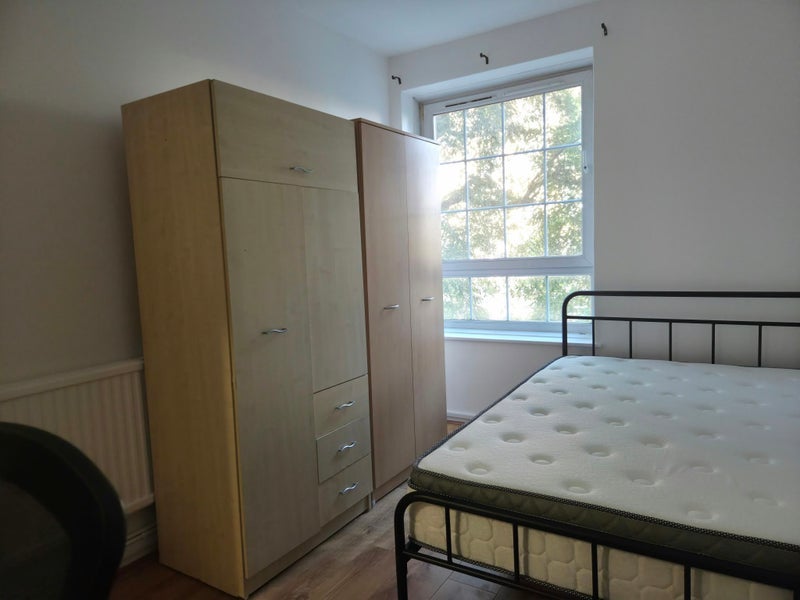 Room Law Street in Greater London