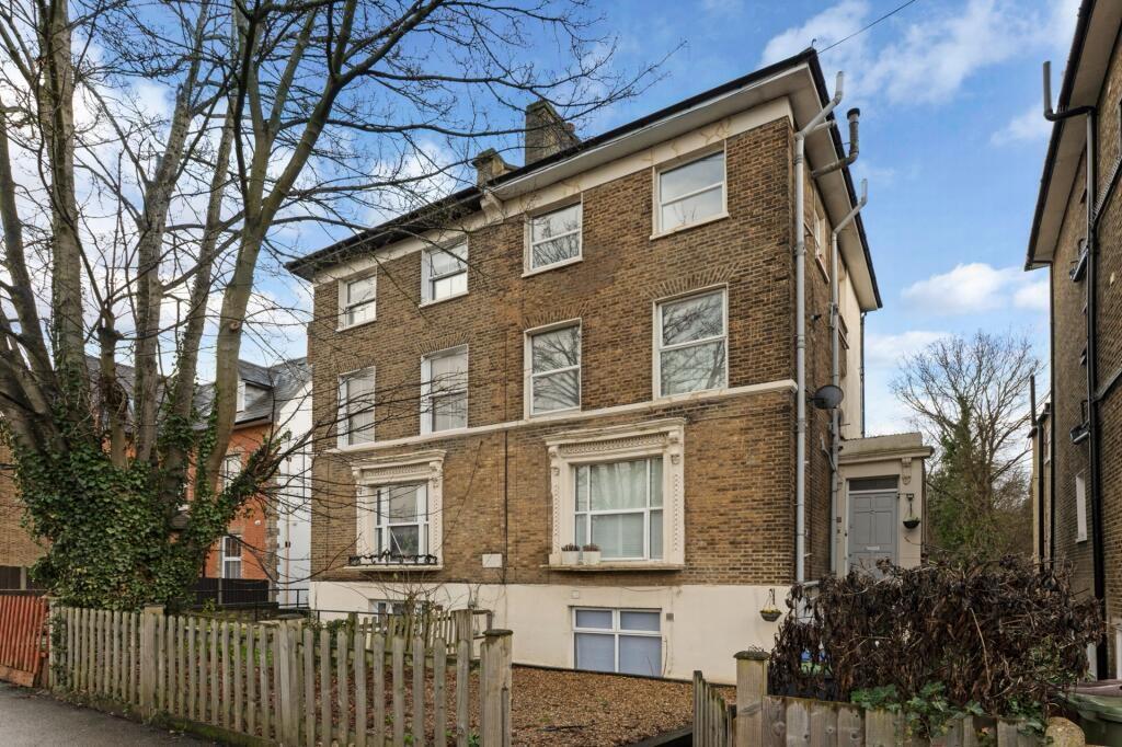 Flat Oakfield Road in Greater London