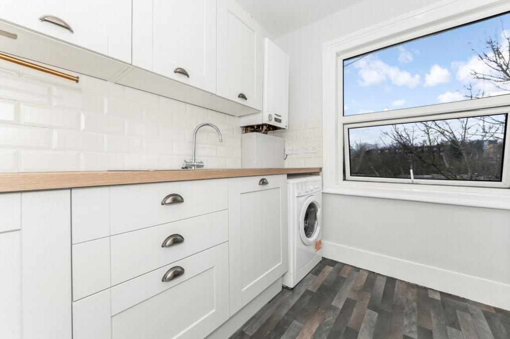 Flat Oakfield Road in Greater London
