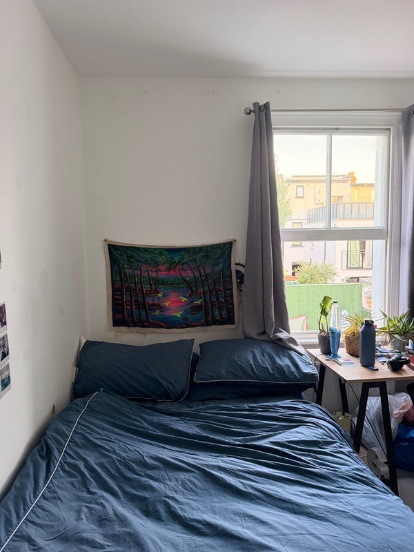Room Averill Street in Greater London