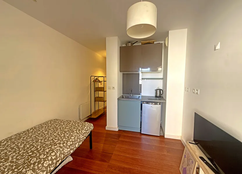 Flat Rue Jules Moulet in Marseille