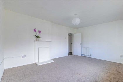 Flat Studio Way in Hertsmere