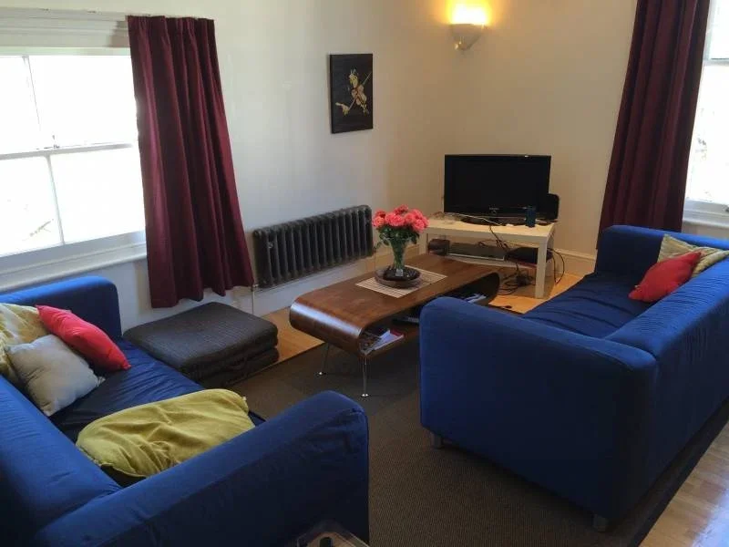 Room The Avenue in Greater London