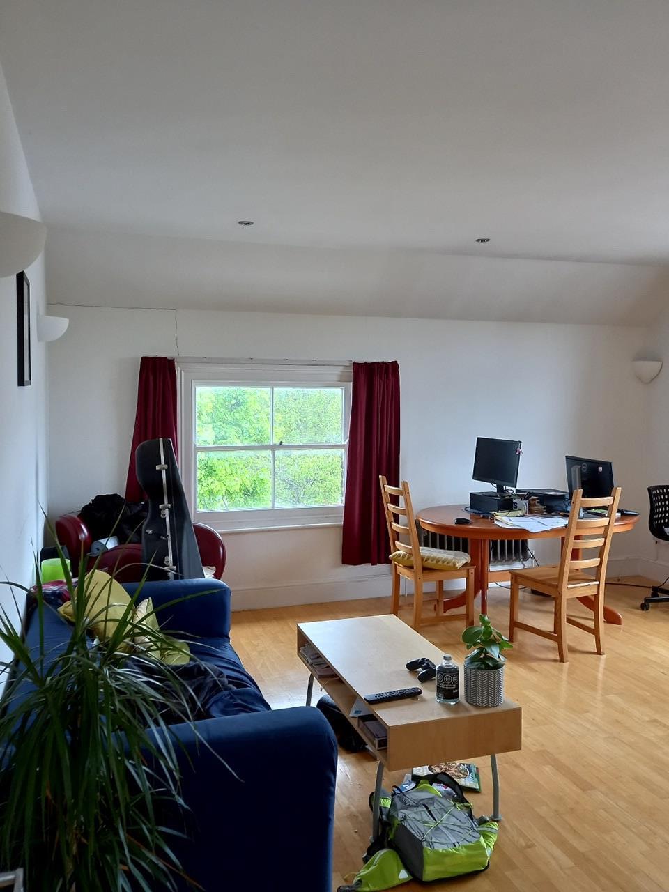 Room The Avenue in Greater London