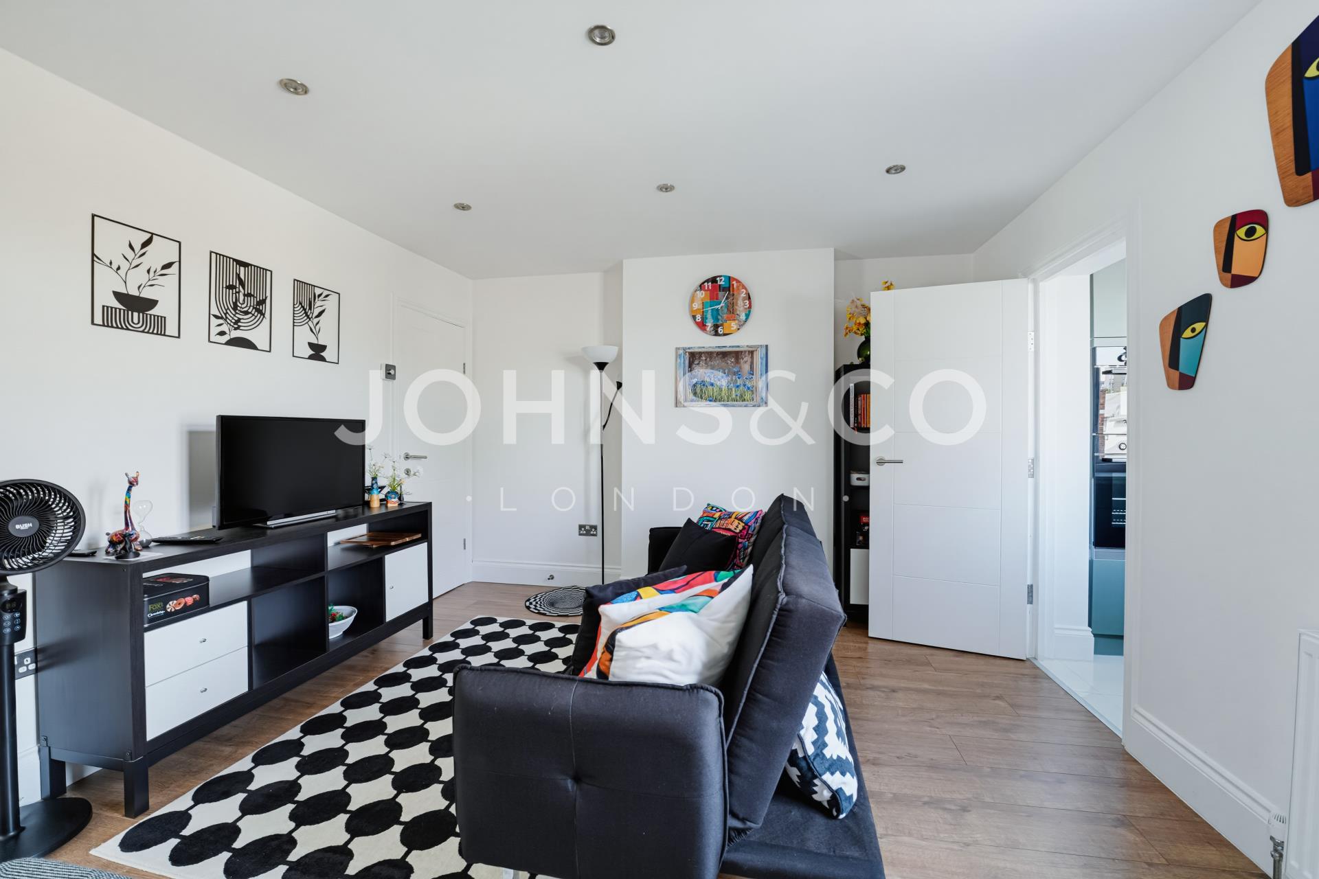 Flat Hamilton Road in Greater London