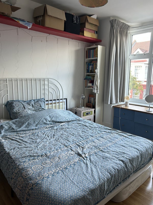 Room Claverdale Road in Greater London