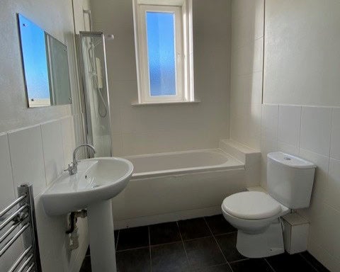 Flat Piersfield Grove in City of Edinburgh
