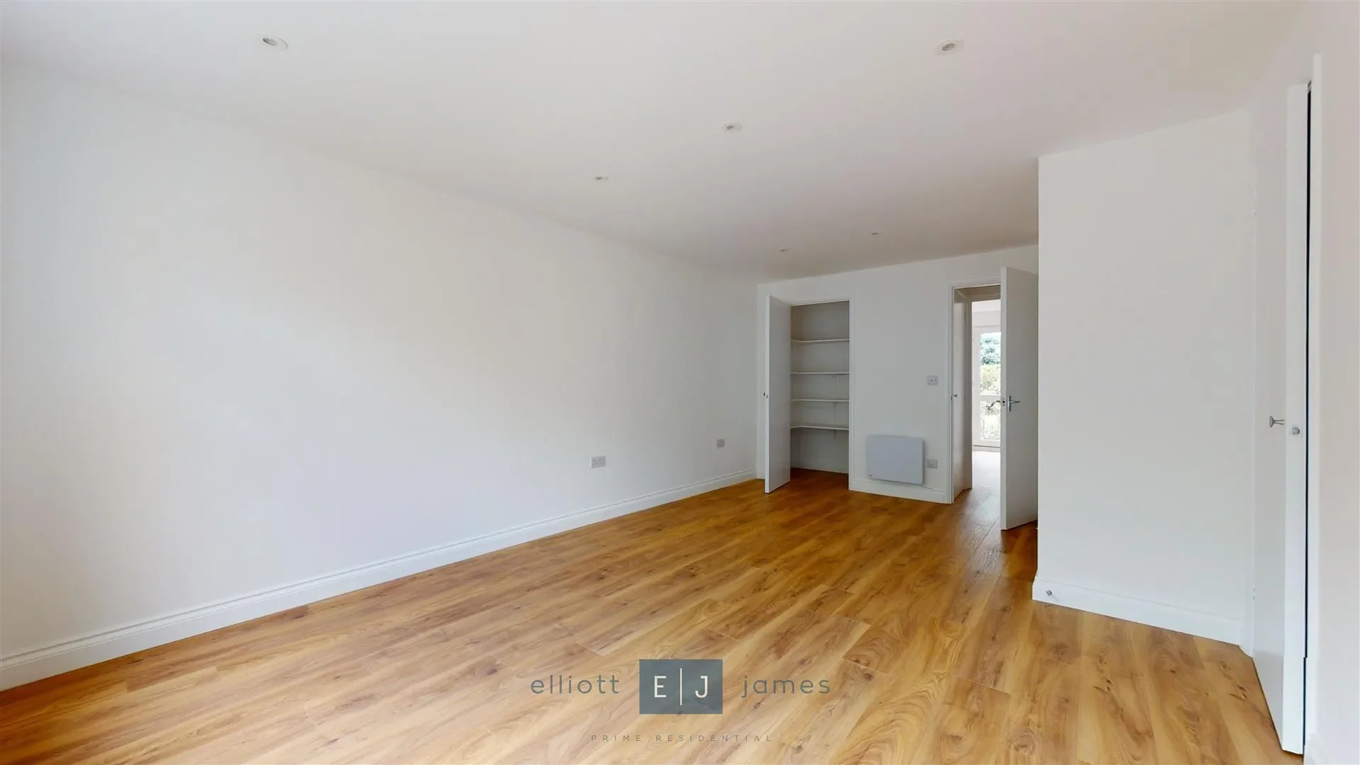 Flat Latchett Road in Greater London