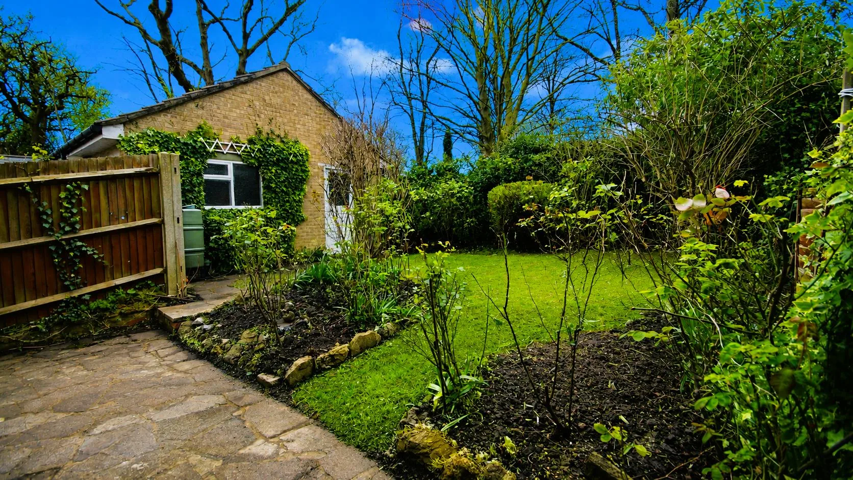Flat Latchett Road in Greater London