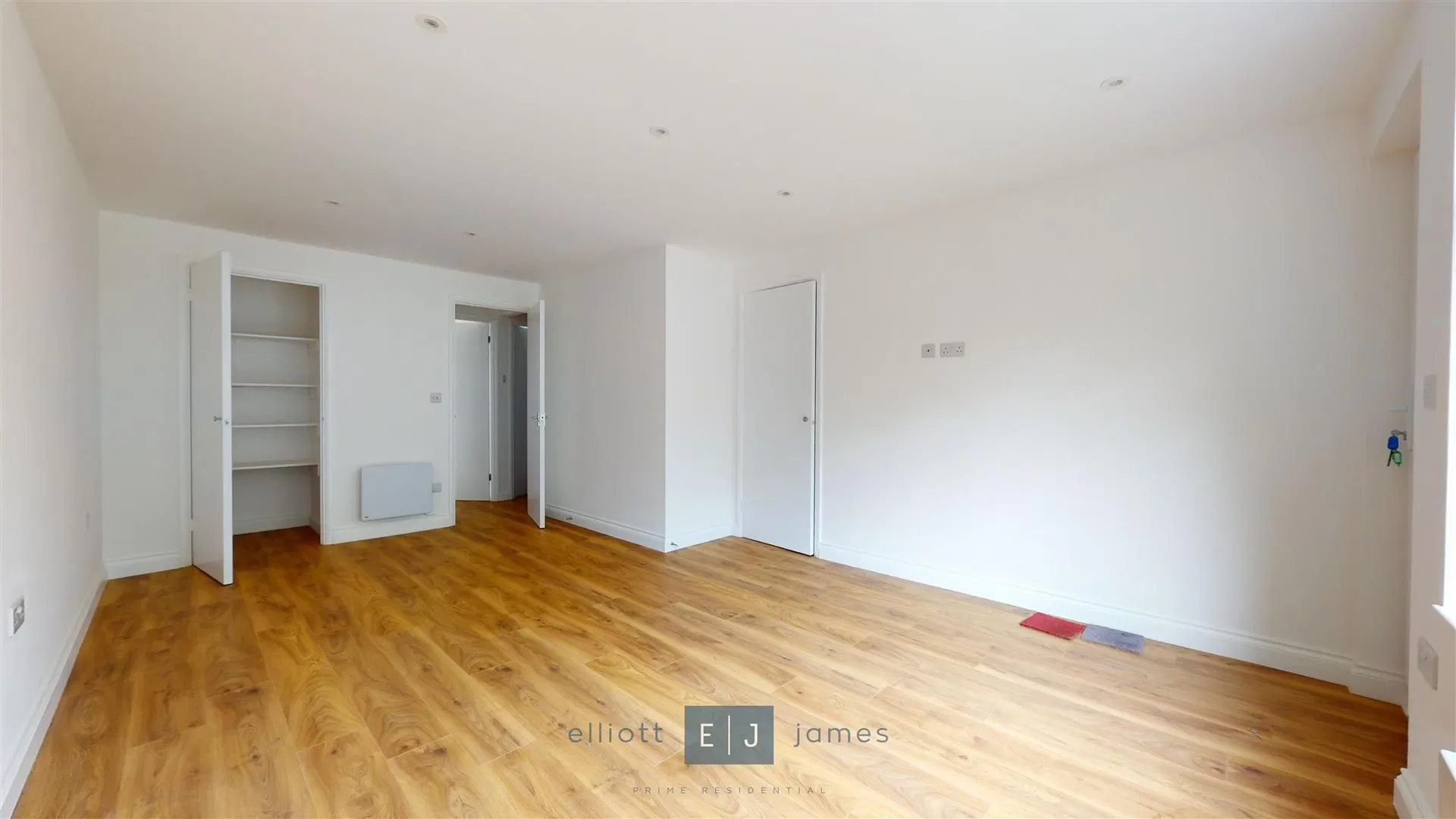 Flat Latchett Road in Greater London