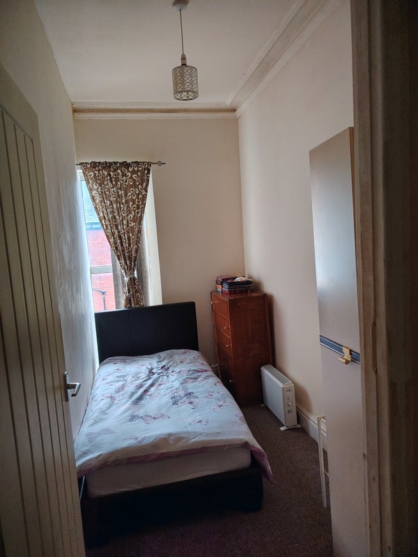Room Back Hartington Road in Bolton