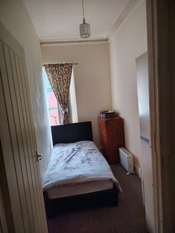 Room Back Hartington Road in Bolton