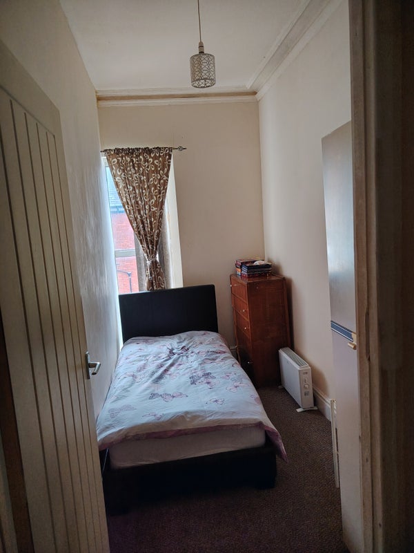 Room Back Hartington Road in Bolton