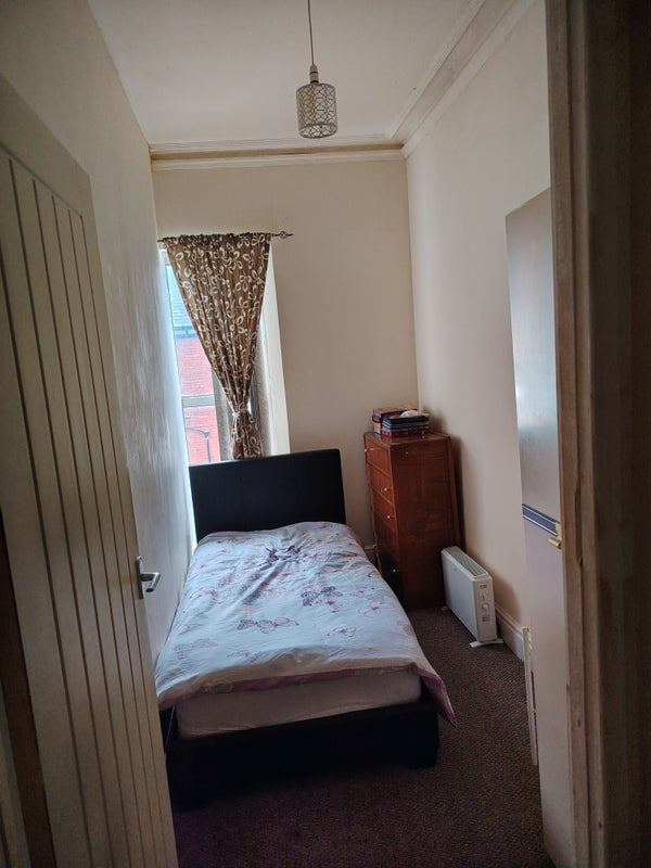 Room Back Hartington Road in Bolton