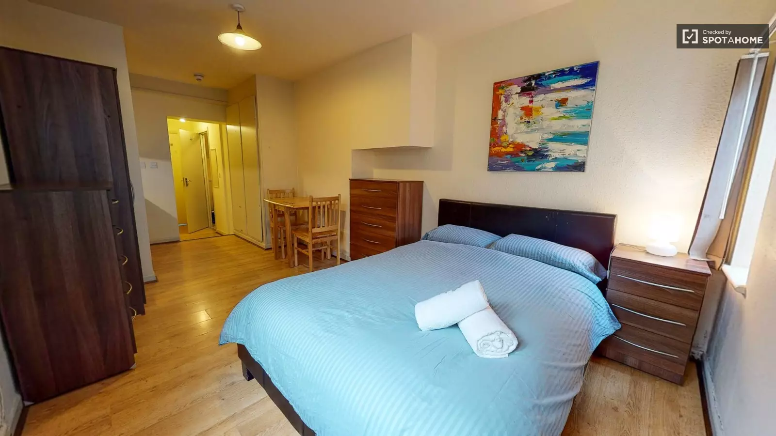 Flat Ash Grove in Greater London
