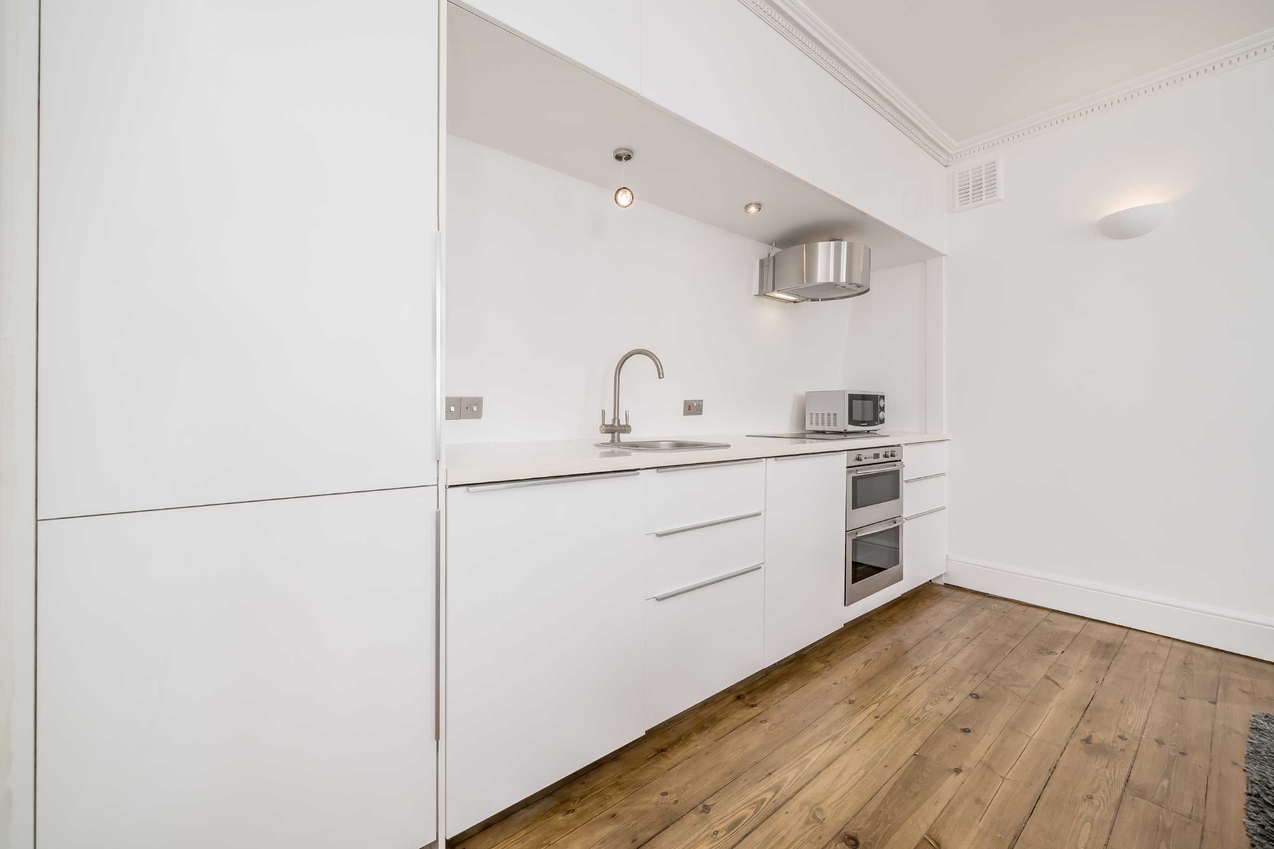 Flat Palace Court in City of Westminster