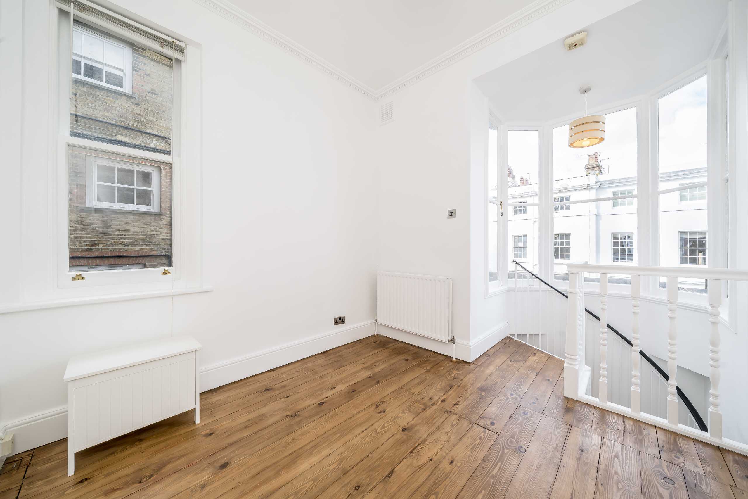Flat Palace Court in City of Westminster