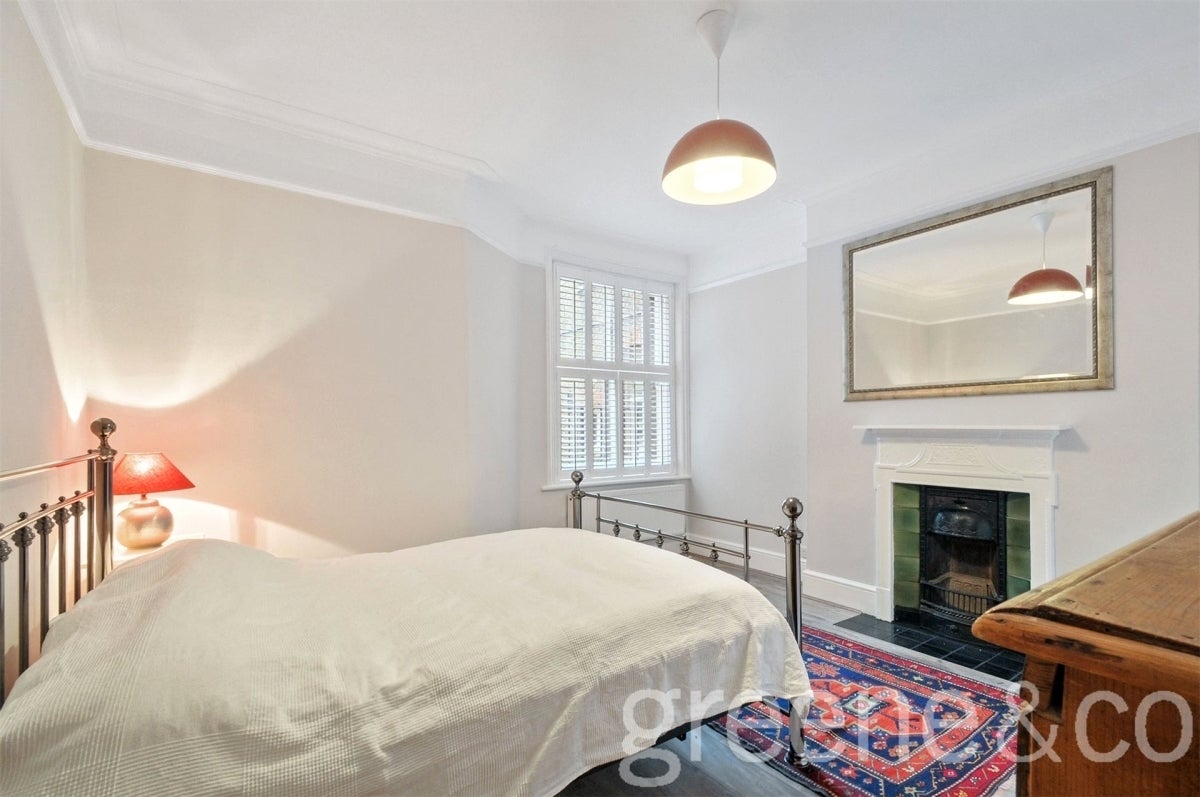 Flat Widley Road in City of Westminster