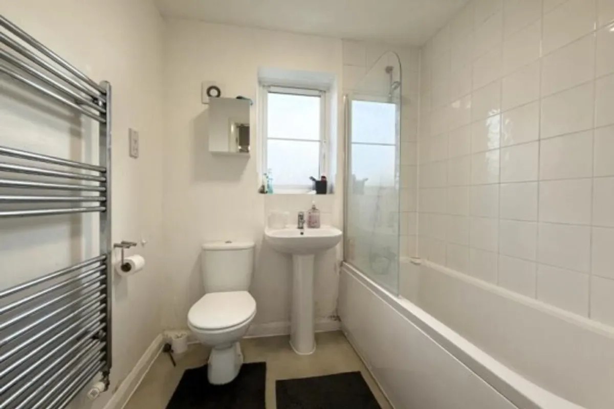 Flat Rathbone Crescent in Peterborough
