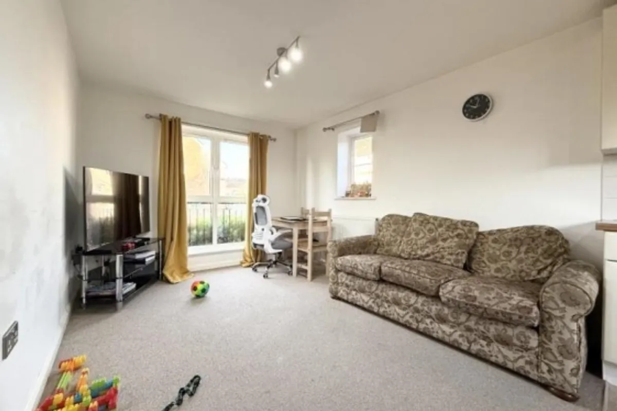 Flat Rathbone Crescent in Peterborough