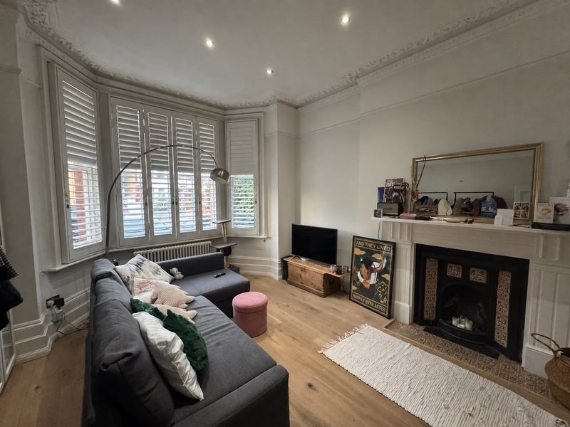 Flat Longley Road in Greater London