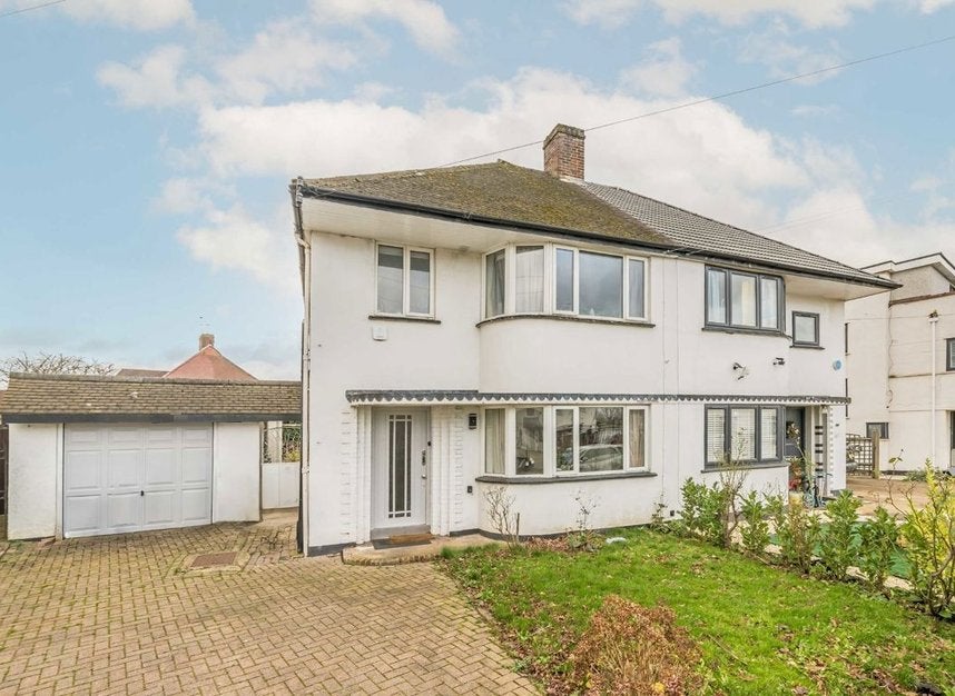 House Meadow Hill in Greater London