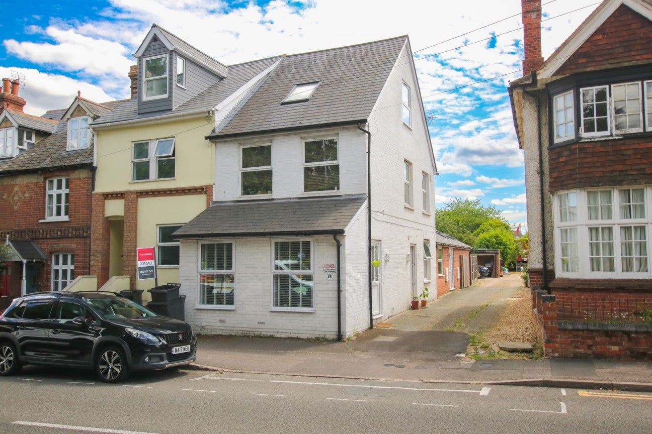 Flat London Road in Wokingham