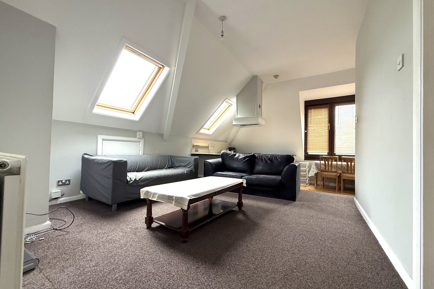 Flat Cyncoed Road in Cardiff