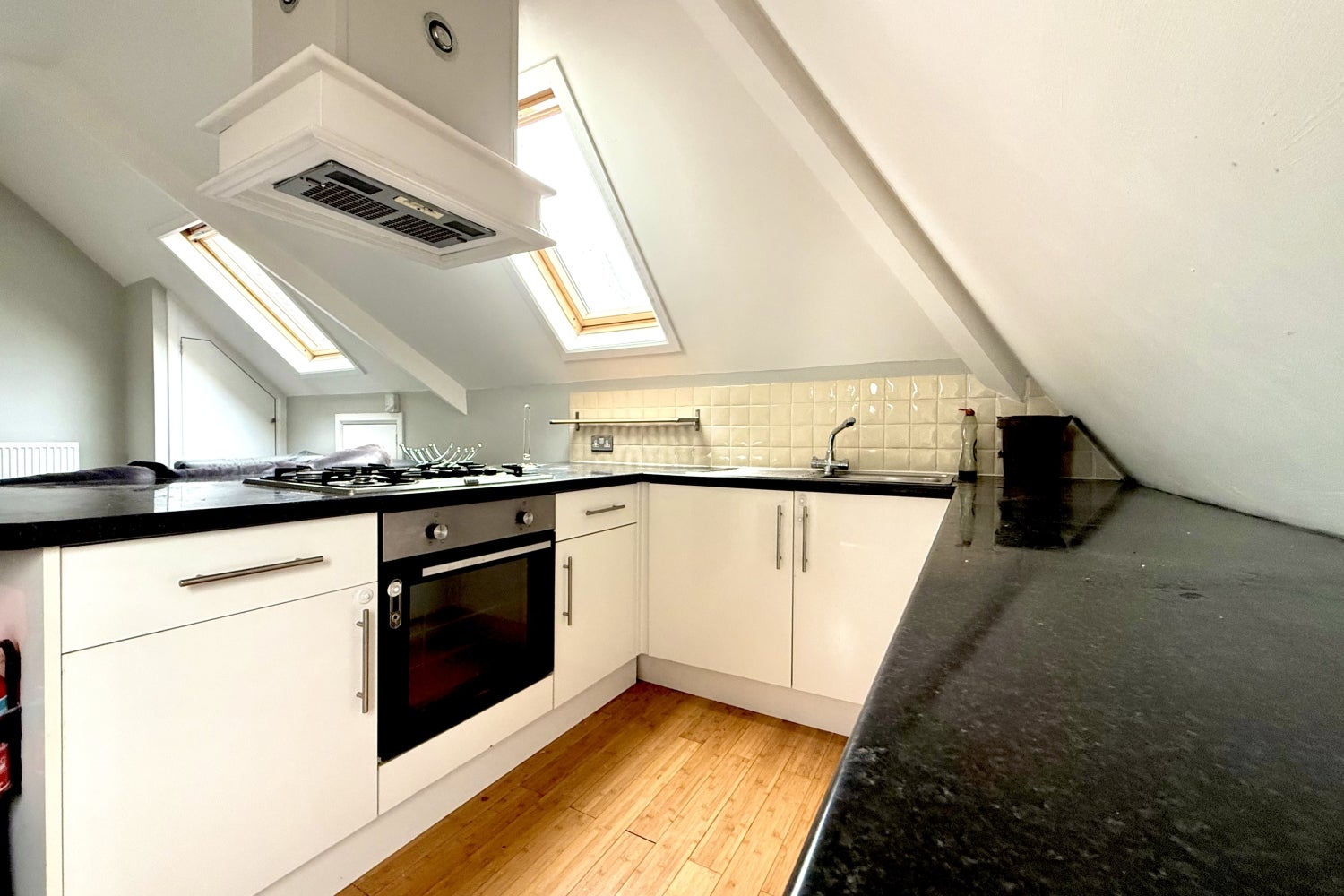 Flat Cyncoed Road in Cardiff