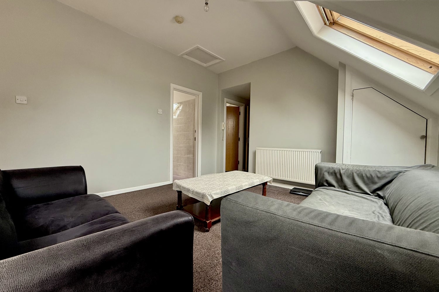 Flat Cyncoed Road in Cardiff