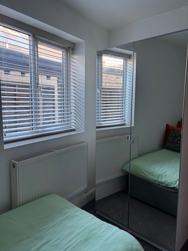 Room Aurelia Road in Greater London