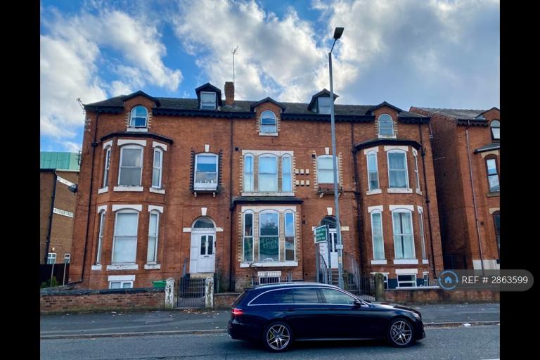 Flat Hathersage Road in Manchester