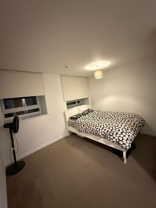 Room New Road in Brentwood