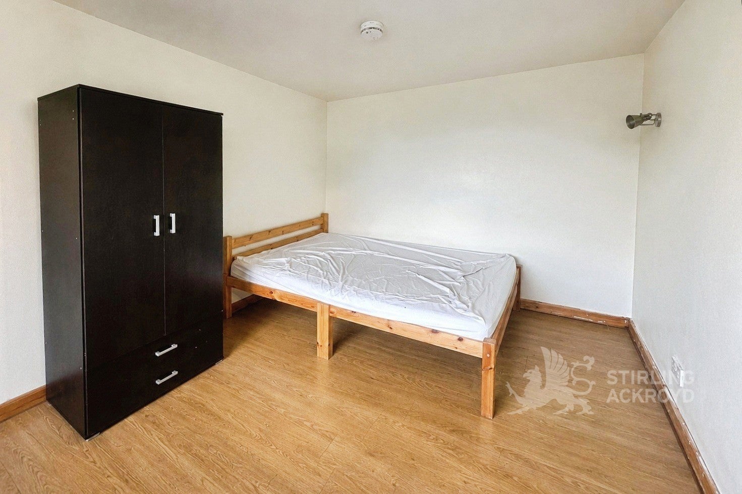 Room Queen's Drive in Guildford