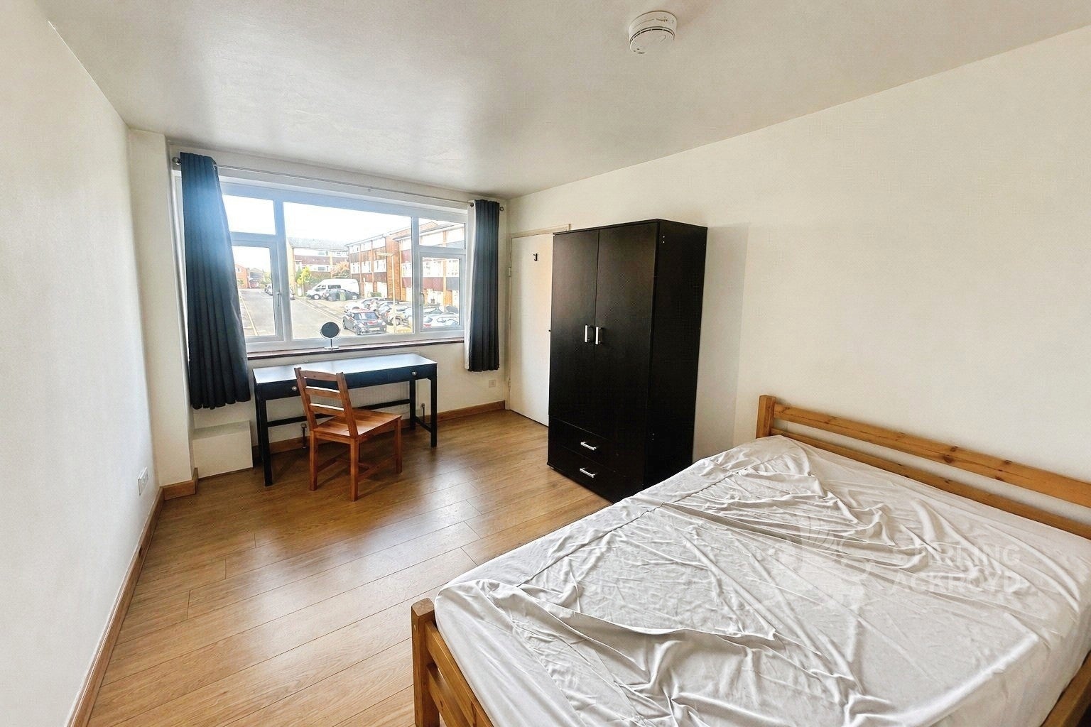 Room Queen's Drive in Guildford