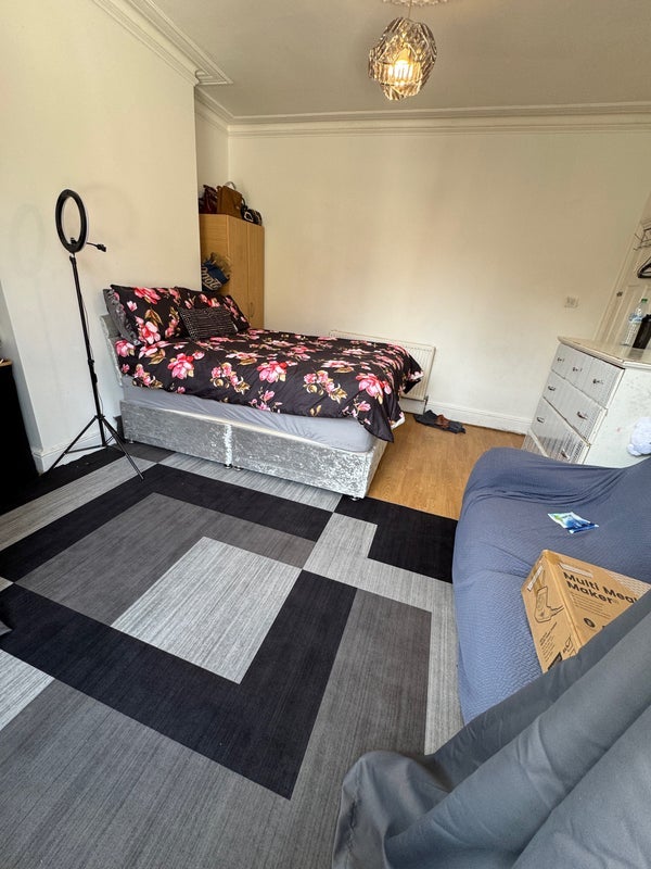 Room Herbert Road in Greater London